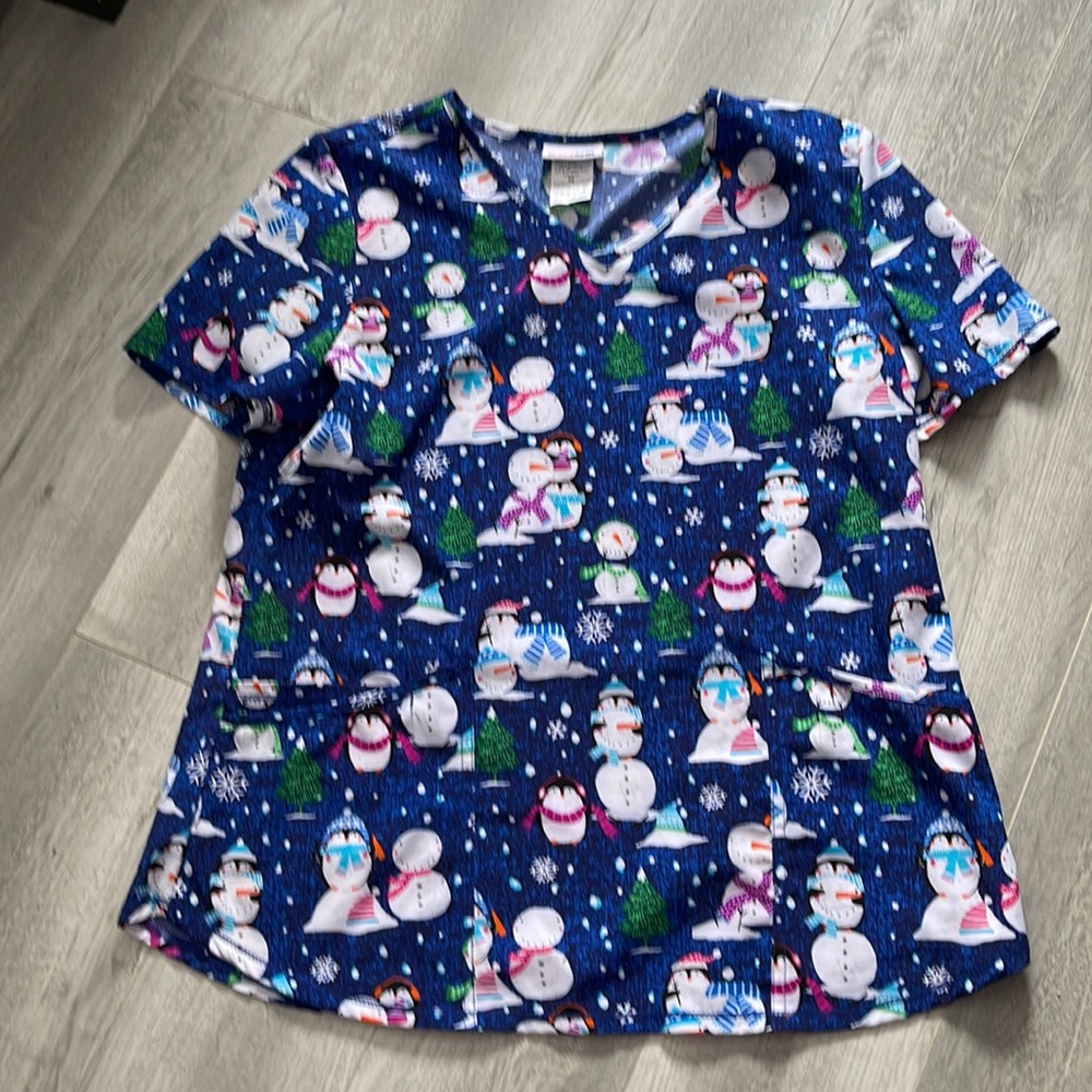 Scrubstar scrub top size medium